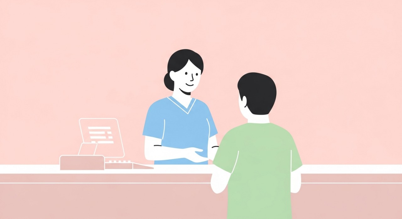 Ilustrasi minimalis seorang kakitangan klinik sedang melayani pesakit di kaunter pendaftaran.