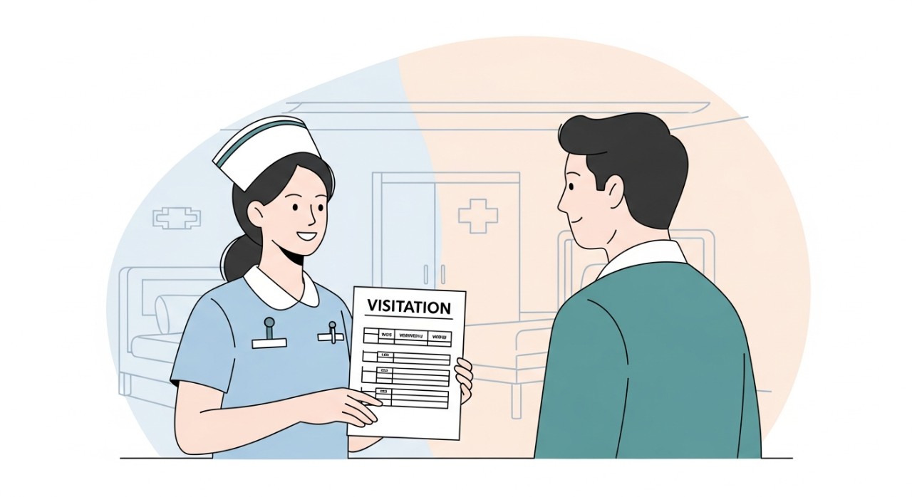 Seorang jururawat tersenyum menyambut seorang pelawat di kaunter pertanyaan Hospital Raub.