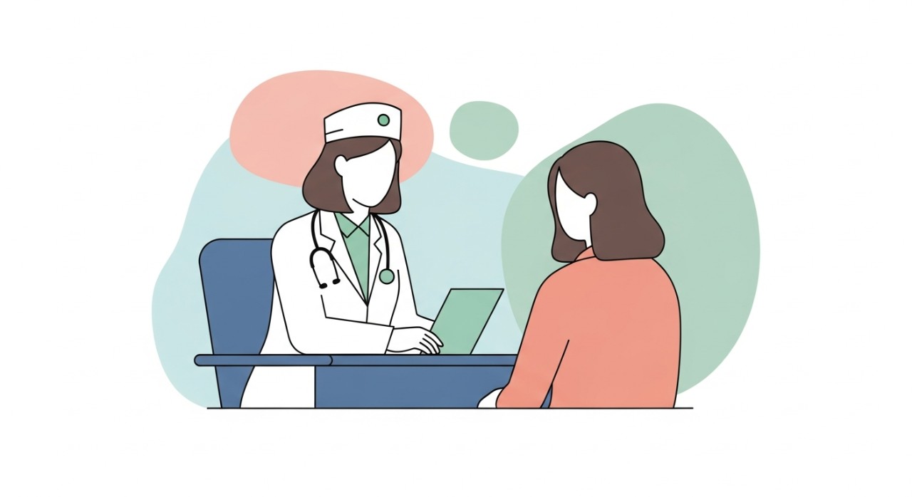 Jadual Masa Operasi Hospital Sungai Bakap Terkini 2026 1 Seorang doktor sedang berbual dengan pesakit di dalam klinik.