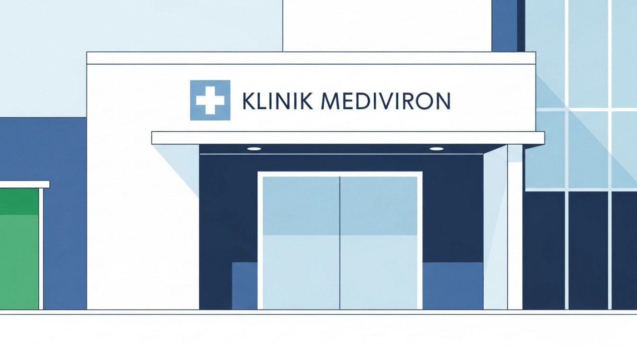 Masa Operasi Klinik Mediviron Balakong Terkini 2026 1 Pintu masuk hadapan sebuah klinik moden yang bersih dan terang dengan papan tanda yang jelas.