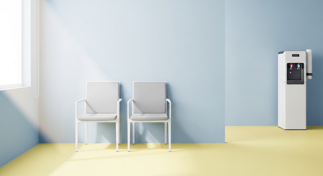 Ruang menunggu pesakit di dalam klinik yang terang, bersih, dan tersusun rapi.